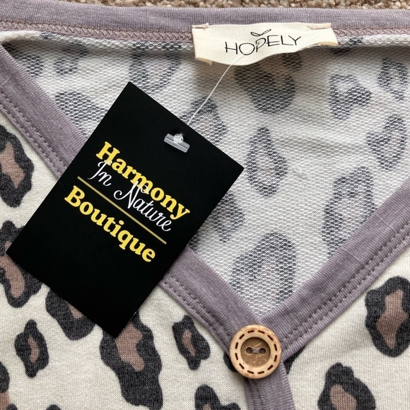 New Harmony in Nature Boutique Leopard Print Long-Sleeved Top Size Small - Picture 5 of 5